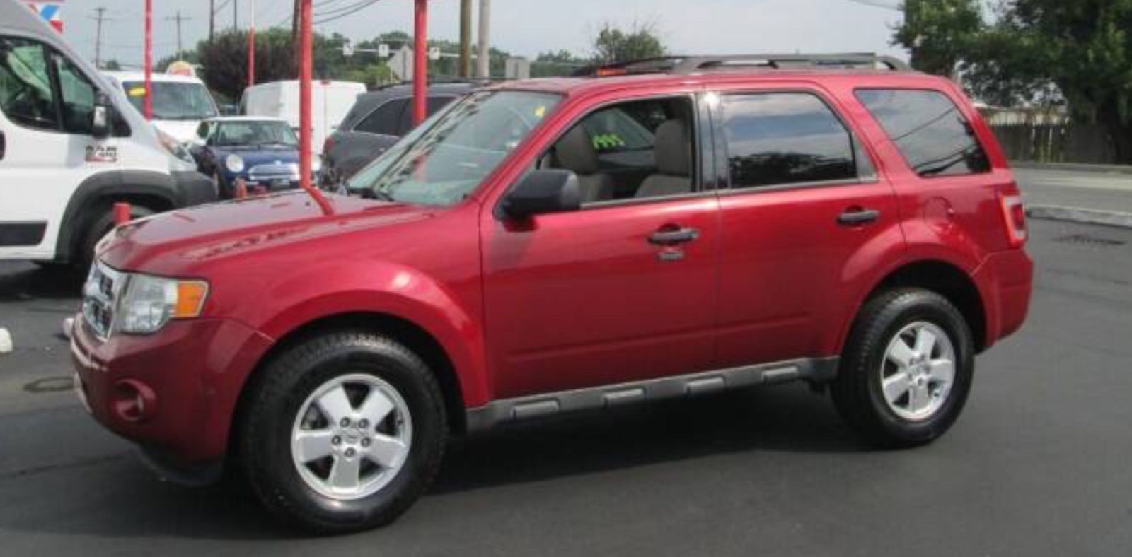 2010 Ford Escape XLT SUV priced at 8,995 photo 2
