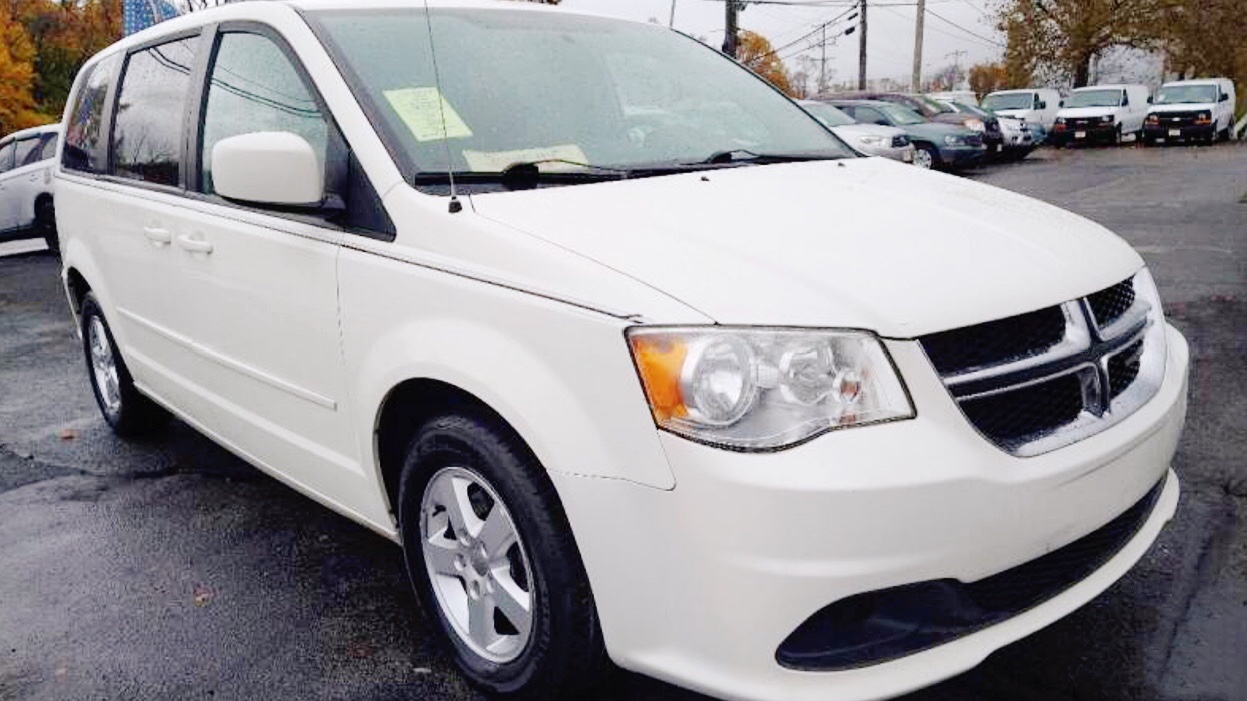 2013 Dodge Grand Caravan priced at 10,250 photo 2