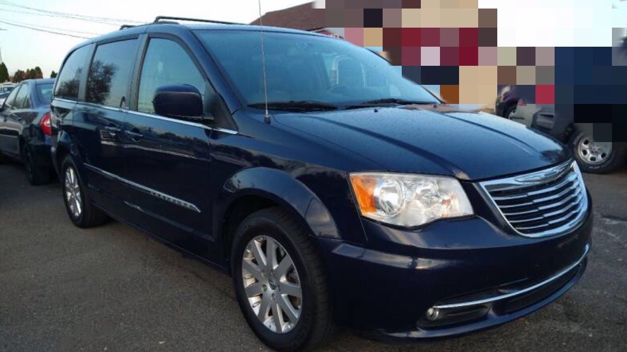 2014 Chrysler Town & Country Touring priced at 14,800 photo 5