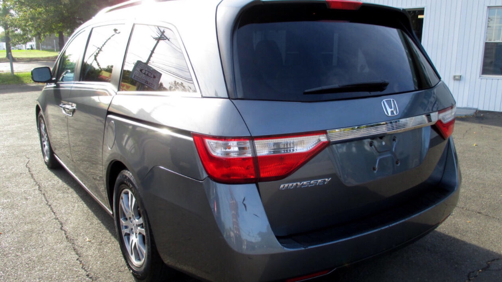 2012 Honda Odyssey EXL Honda Odyssey eight seats, priced at 9800 photo 2