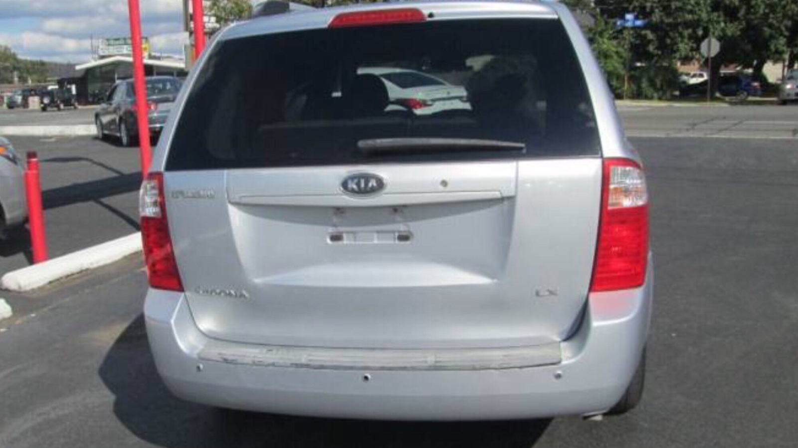 2009 Kia Sedona LX seven-seater priced at 7995 photo 3