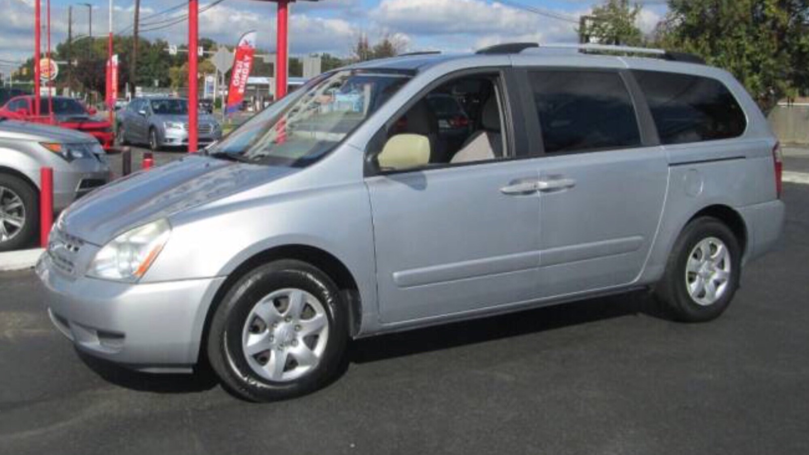 2009 Kia Sedona LX seven-seater priced at 7995 photo 2