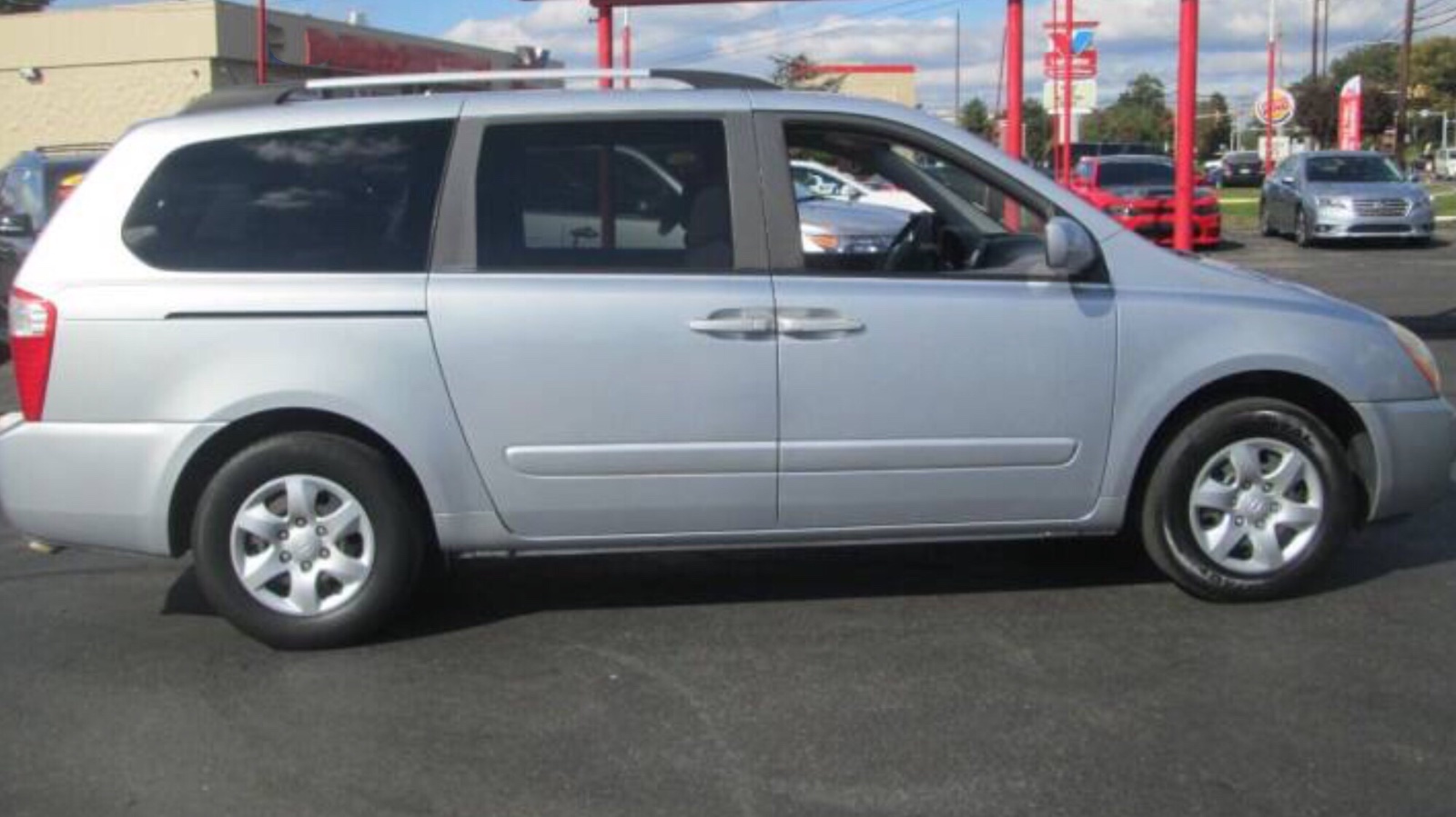 2009 Kia Sedona LX seven-seater priced at 7995 photo 7