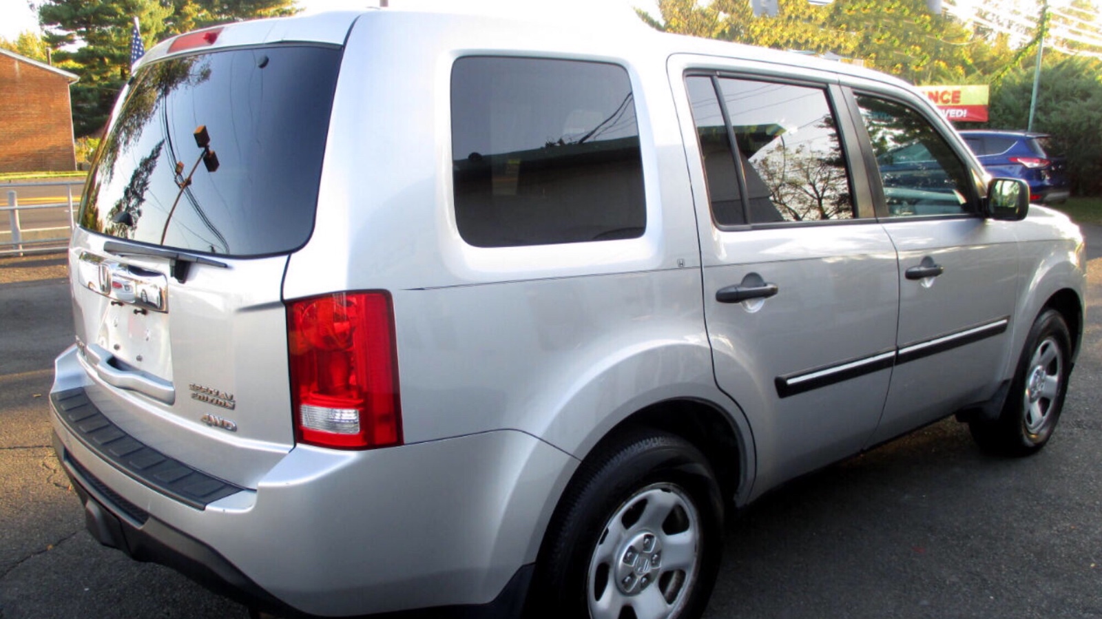 2012 Honda Pilot 4WD Honda SUV with seven seats, priced at 14,500 photo 4
