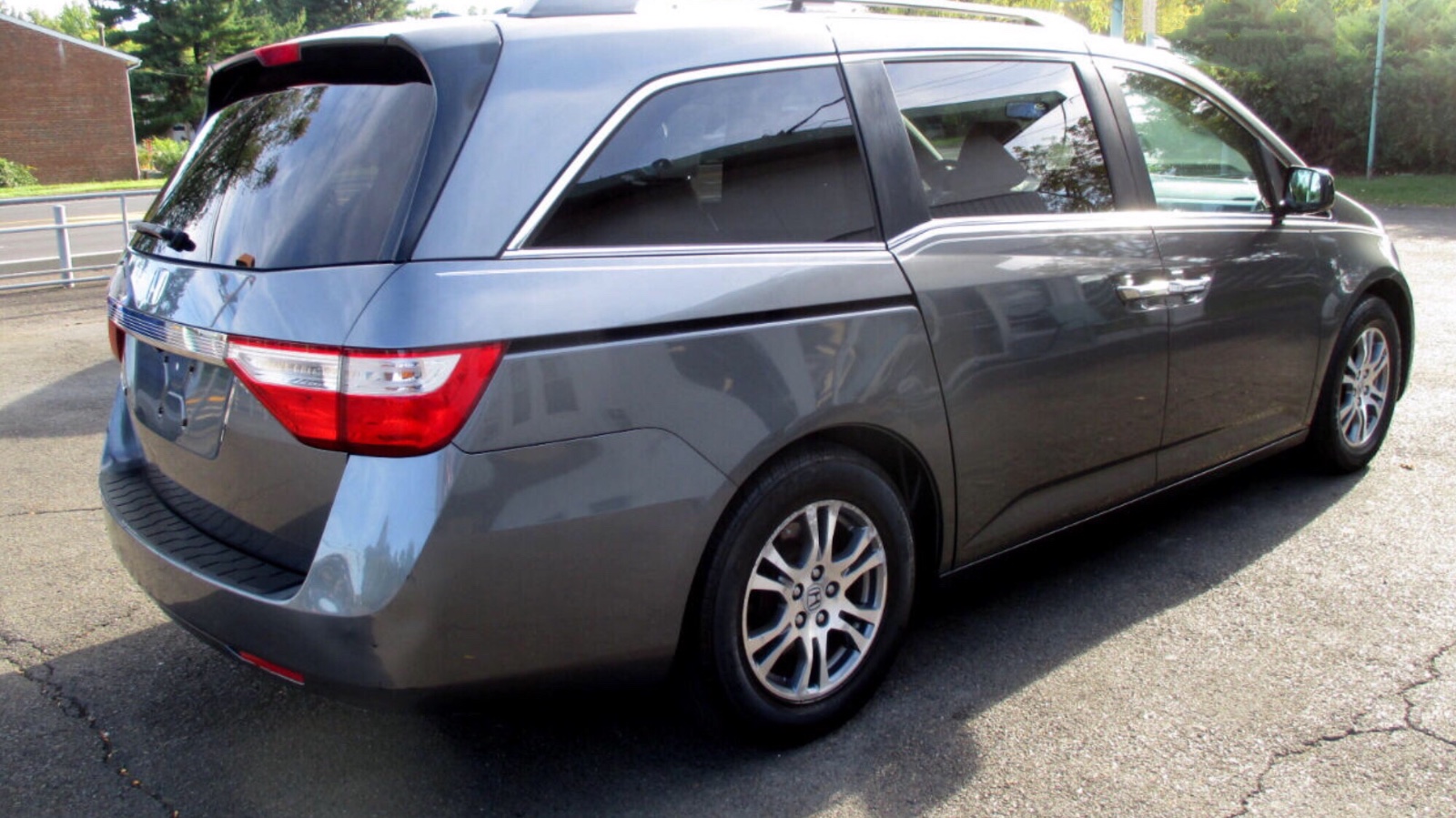 2012 Honda Odyssey EXL Honda Odyssey eight seats, priced at 9800 photo 6