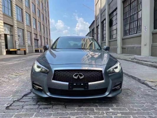 2017 INFINITI Q50 photo 3