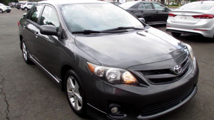 2012 Toyota Corolla price 9800 photo 5