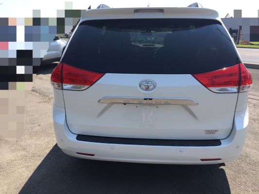 2012 Toyota Sienna XLE AWD Toyota seven-seater, priced at 13,850 photo 3