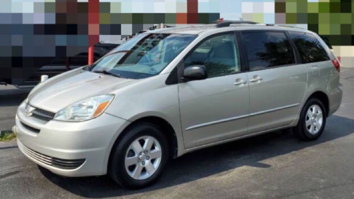 2005 Toyota Sienna LE priced at 7495 photo 1