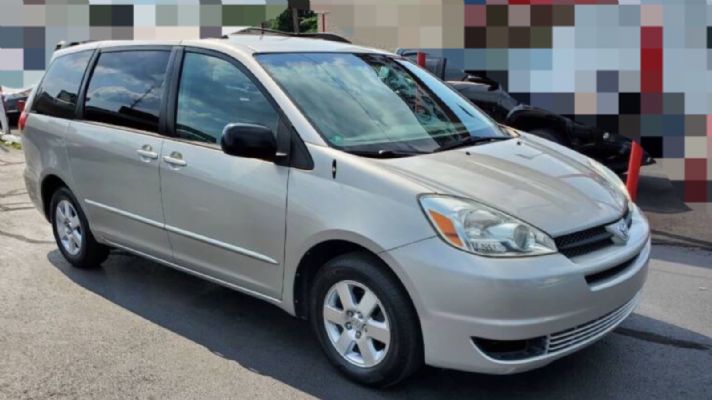 2005 Toyota Sienna LE priced at 7495 photo 5