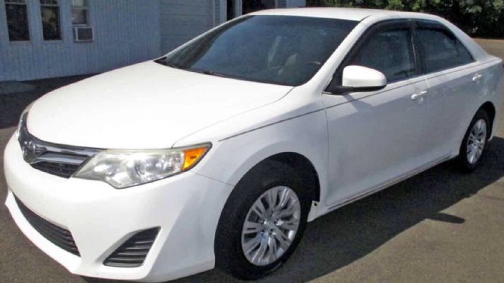 2014 Toyota Camry LE Sport priced at 11,500 photo 4