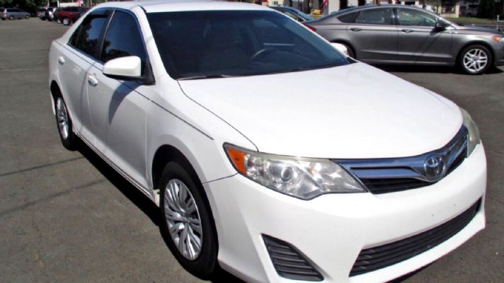 2014 Toyota Camry LE Sport priced at 11,500 photo 5