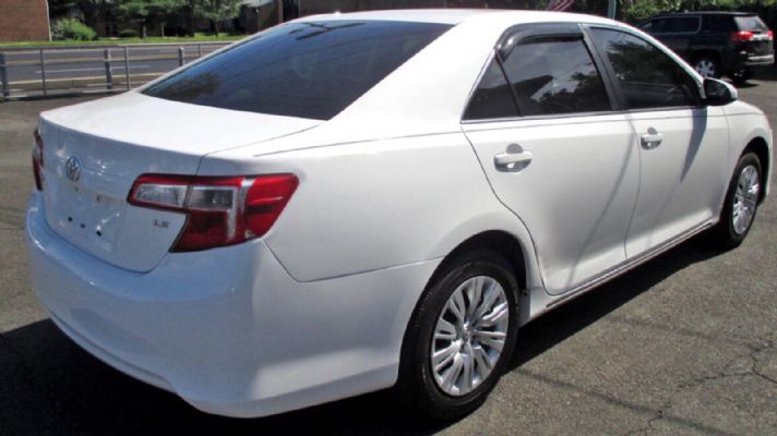 2014 Toyota Camry LE Sport priced at 11,500 photo 6