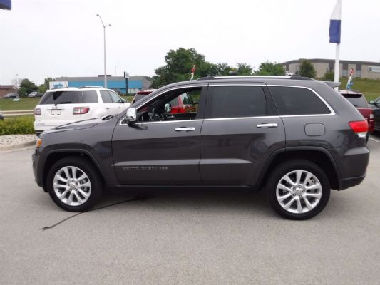 17 years dark gray Jeep Grand Cherokee photo 3