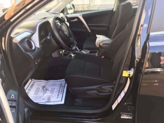 2015 Toyota RVA4 XLE for sale 42,000 miles with 4 wheel drive photo 4