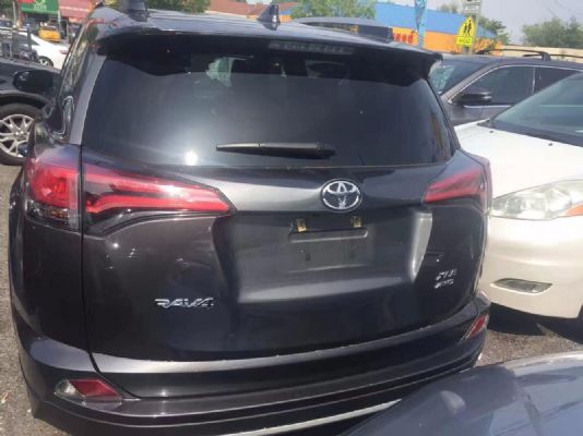 2015 Toyota RVA4 XLE for sale 42,000 miles with 4 wheel drive photo 3