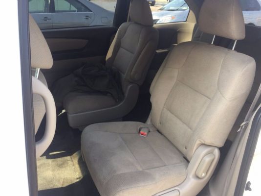 For sale 2013 Honda ODYSSEY LX 7-seater with 63000 miles photo 4
