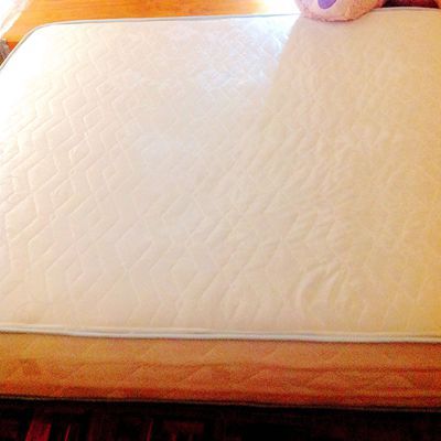 出售九成新fullsize床垫一个 图片 5