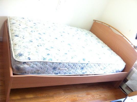 出售 QUEEN SIZE 双人床 图片 5