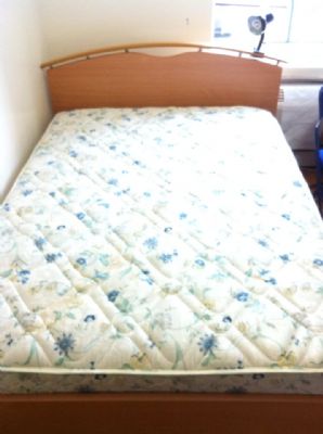 出售 QUEEN SIZE 双人床 图片 4