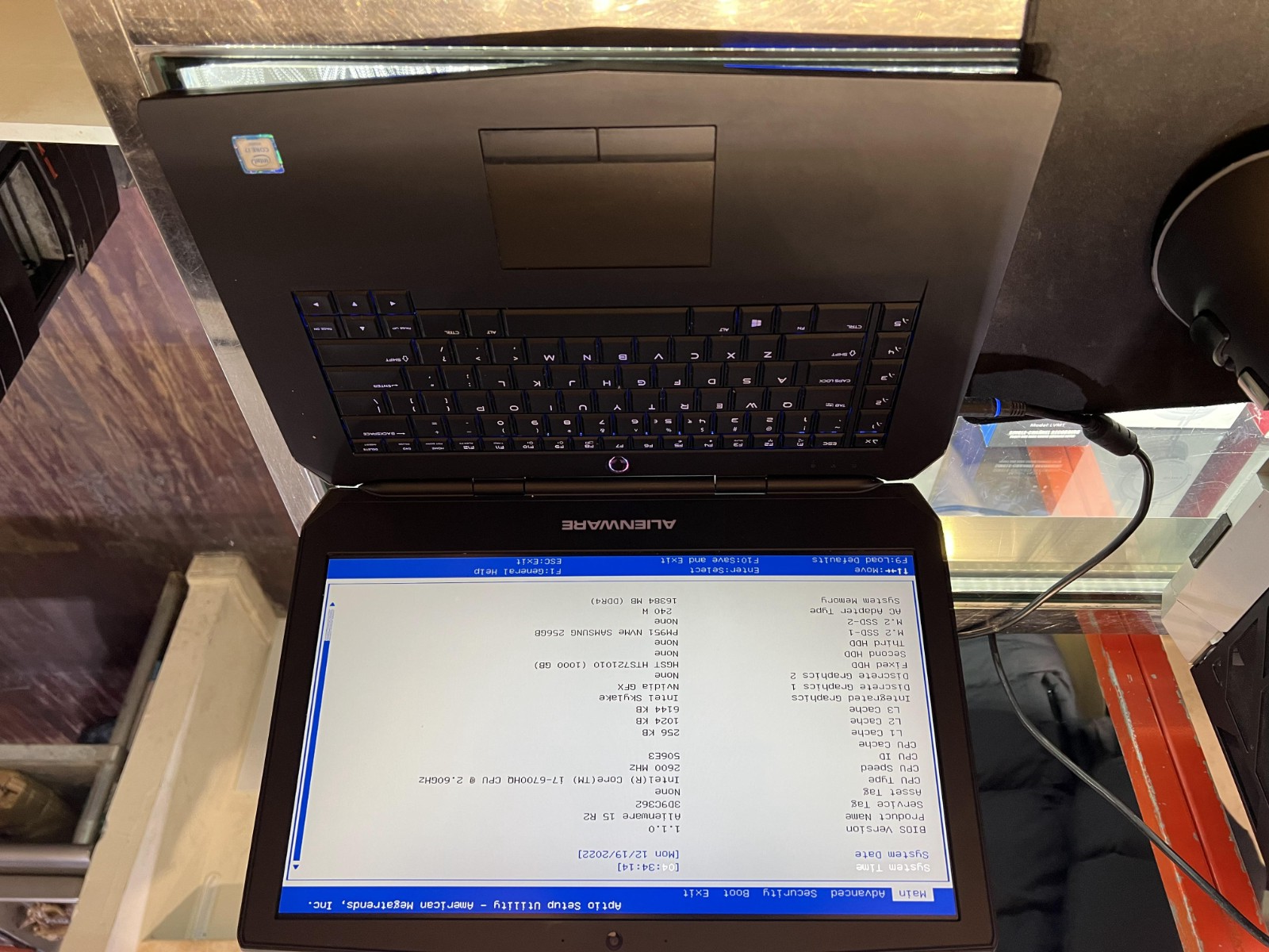 Alienware M15 r4 & Alienware 15 r2 图片 2
