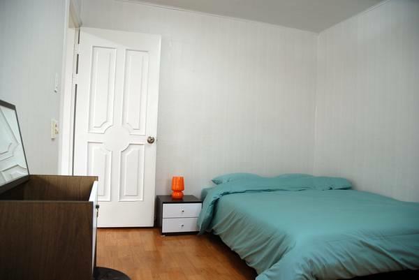 出租两间卧室，有家具