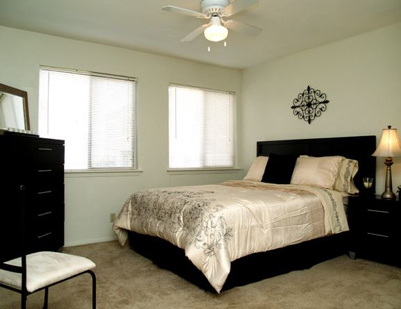 公寓卧室转租/超低价跳蚤市场