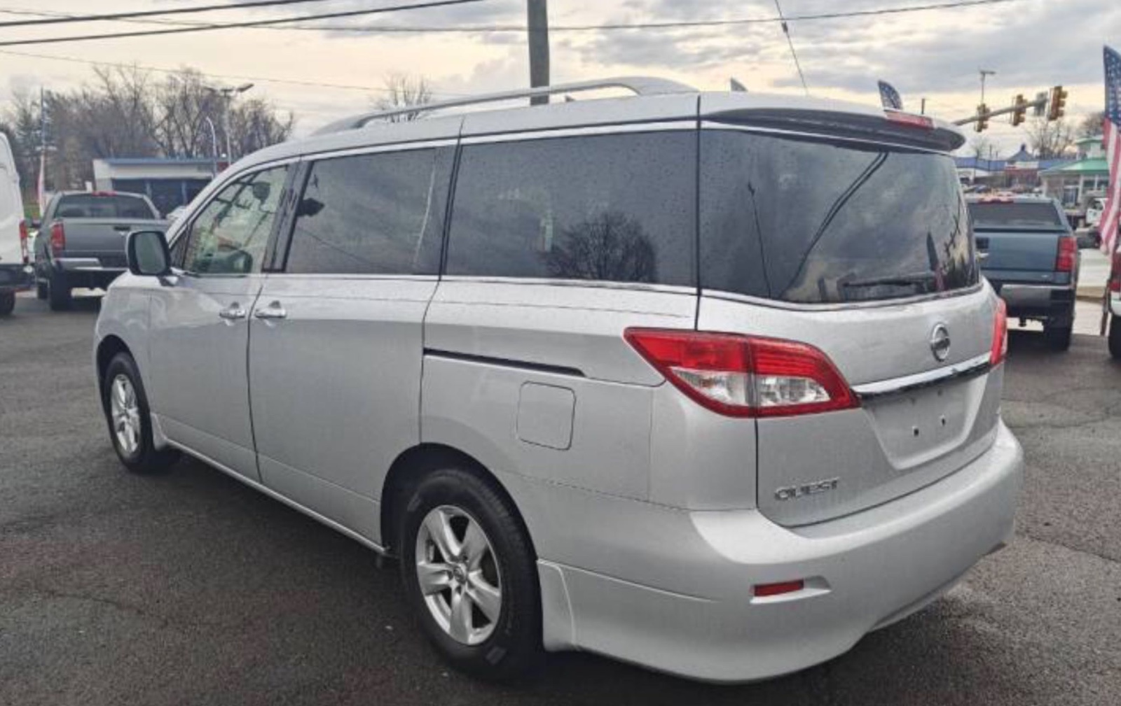 2014 Nissan Quest 3.5 SV Mini-Van Nissan has seven seats, priced at 13,500 photo 3