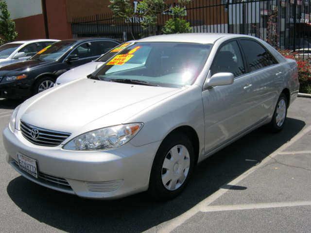 06 TOYOTA Camry LE 19700 miles! ! !