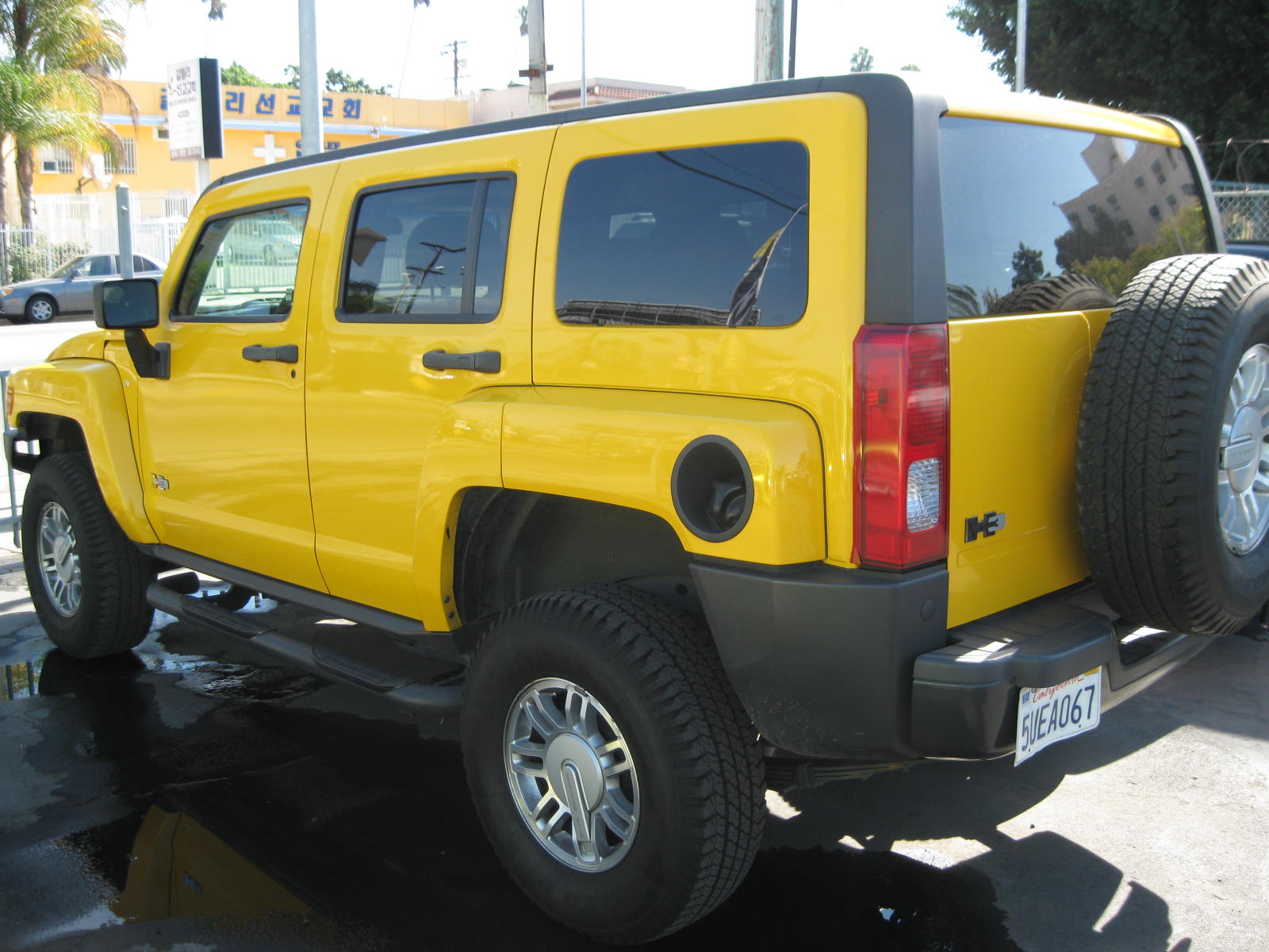 2nd hand Hummer for sale,, Like New.. Price negotiable,,