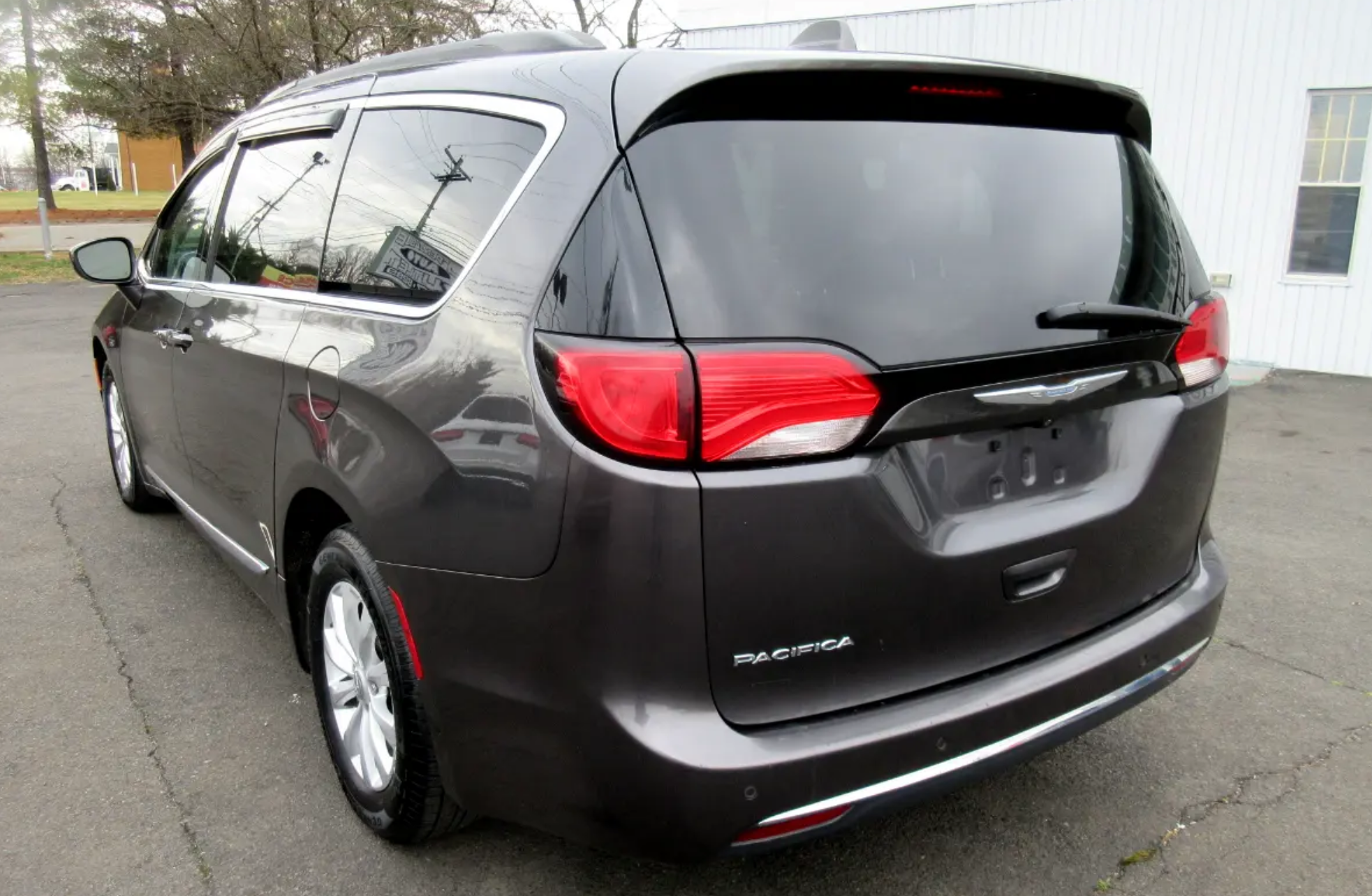 2017 Chrysler SUV seven-seater priced at 12,850 photo 4