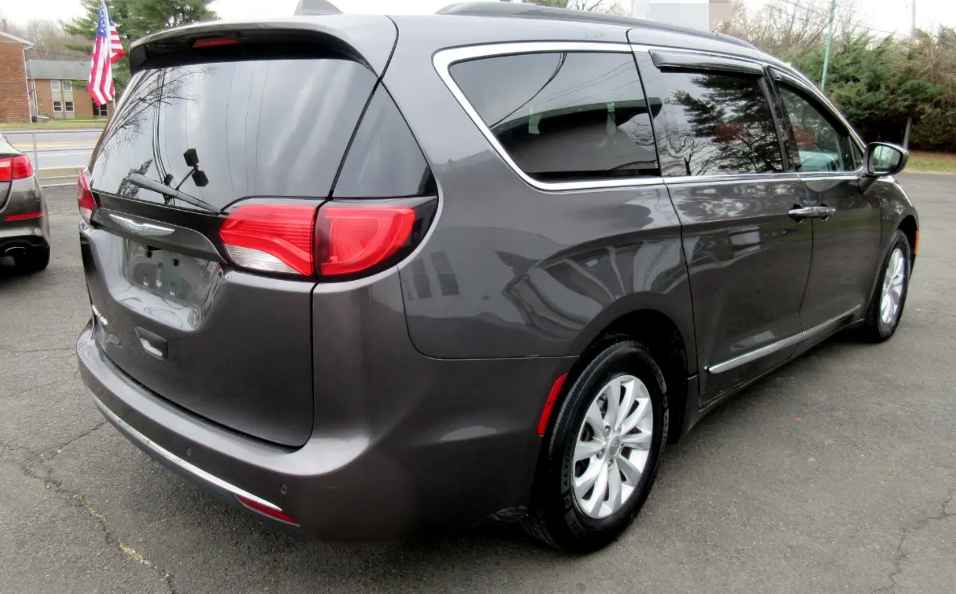 2017 Chrysler SUV seven-seater priced at 12,850 photo 3