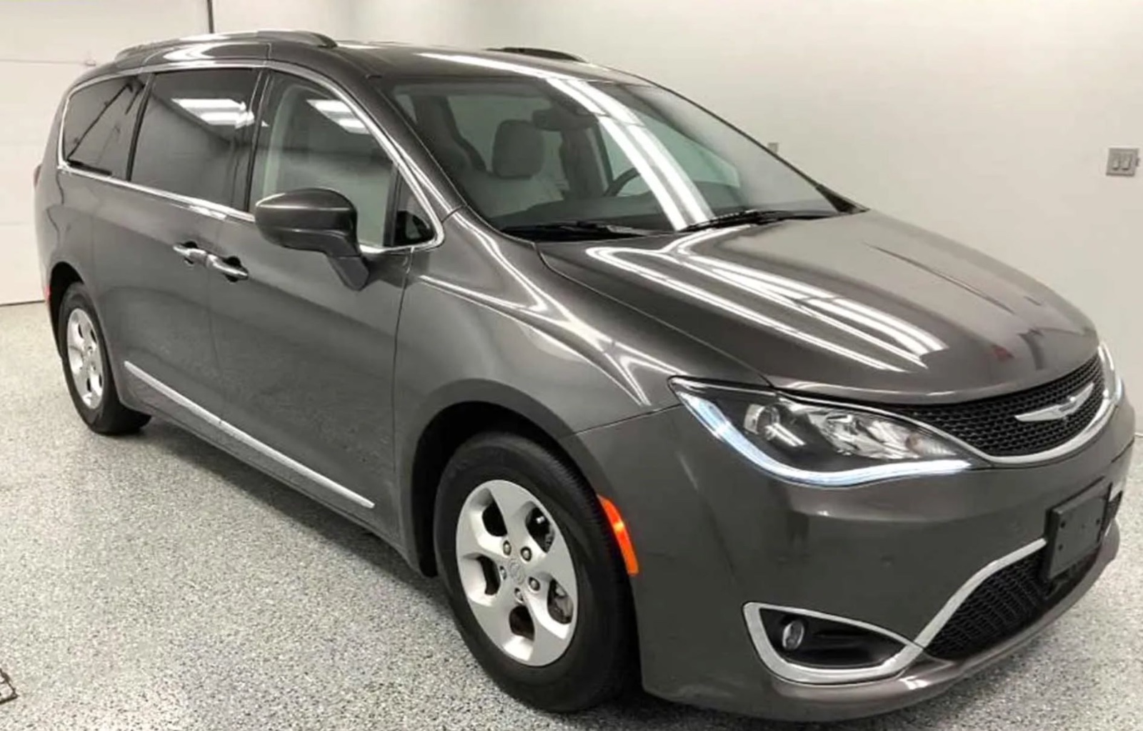 2017 Chrysler Pacifica Touring 克莱斯勒SUV七座、售价12850 图片 5