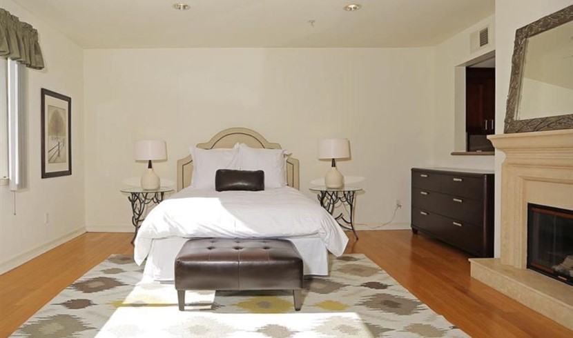 Fashionable and cutting-edge one-bedroom CONDO for sale photo 7