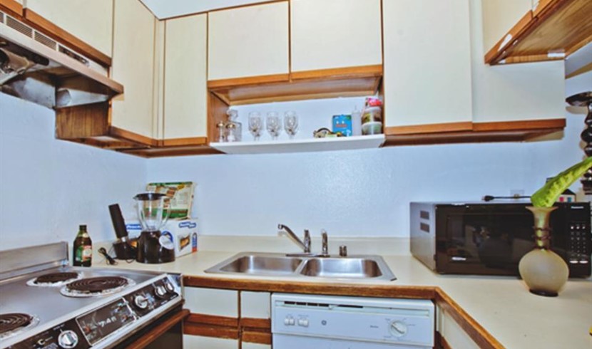 Affordable Westwood 1B/1B CONDO photo 1