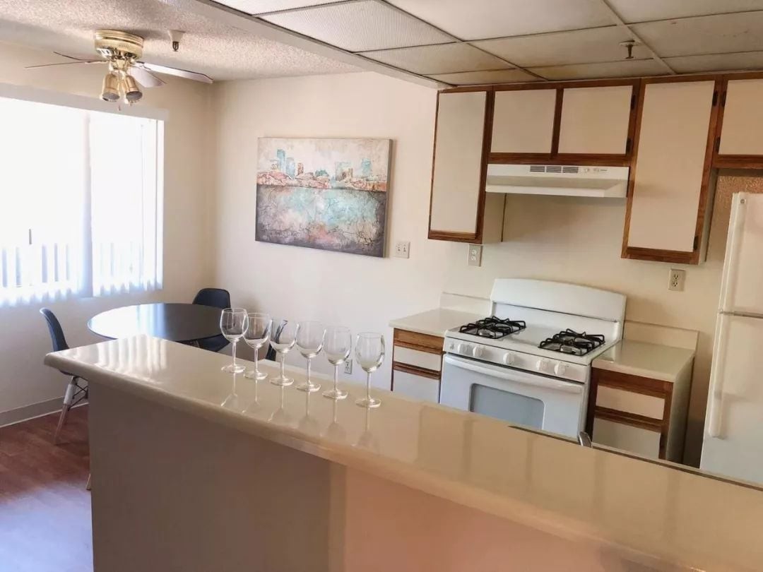 Student apartment 512 Veteran is now available for rent!