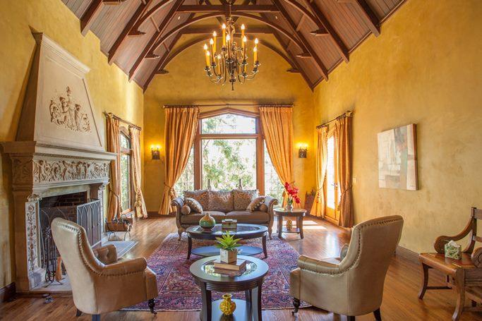 Hillsborough Luxury House on Sale villa in wealthy area of Northern California