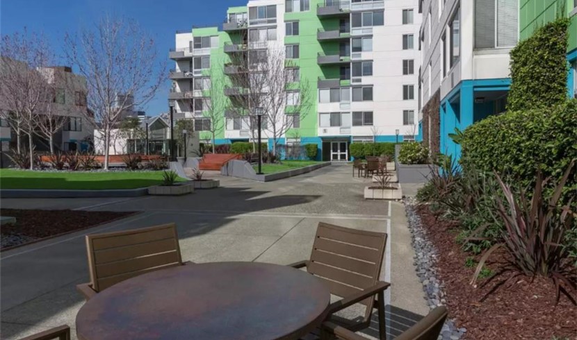 San Francisco Downtown SOMA luxury apartment with one bedroom and one living room for rent with master bedroom photo 3