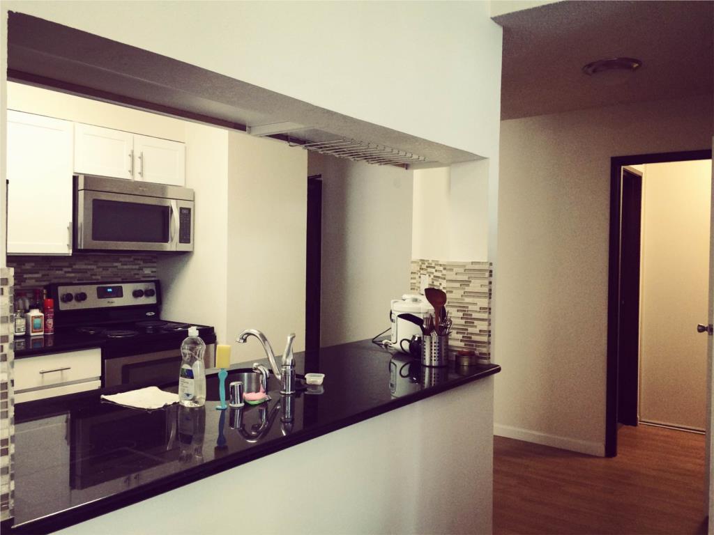 San Francisco DownTown large living room for rent photo 1