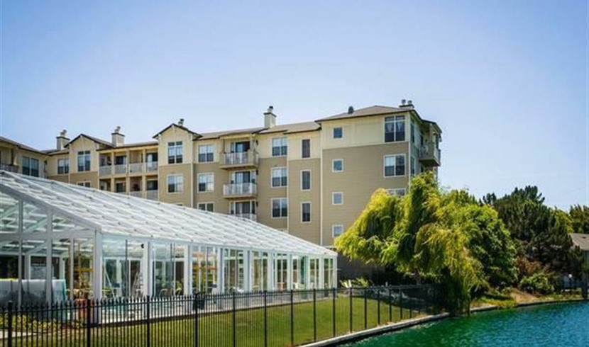 2 bedrooms, 2 bathrooms luxury river view apartment for rent photo 2