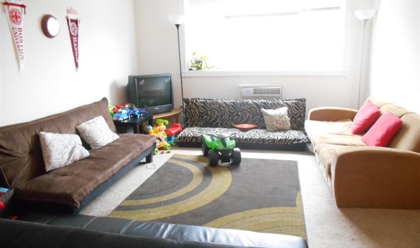 【Brighton】Embassy Rd. 2居室精装公寓出租,临近BC 图片 2