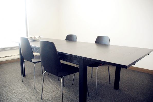 Brand new retractable dining table, can seat up to 12 people photo 2