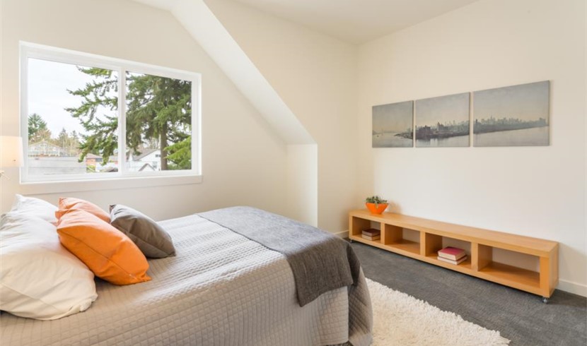 Newly built home with modern design photo 4
