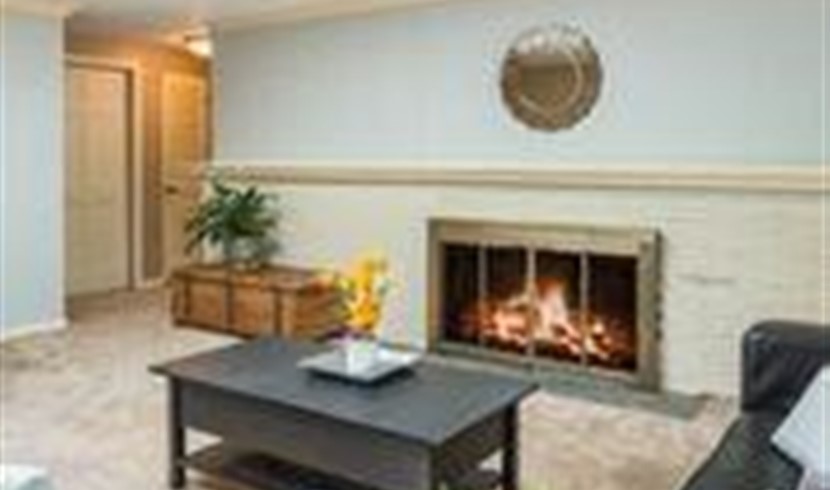 Beautiful mid century home photo 4
