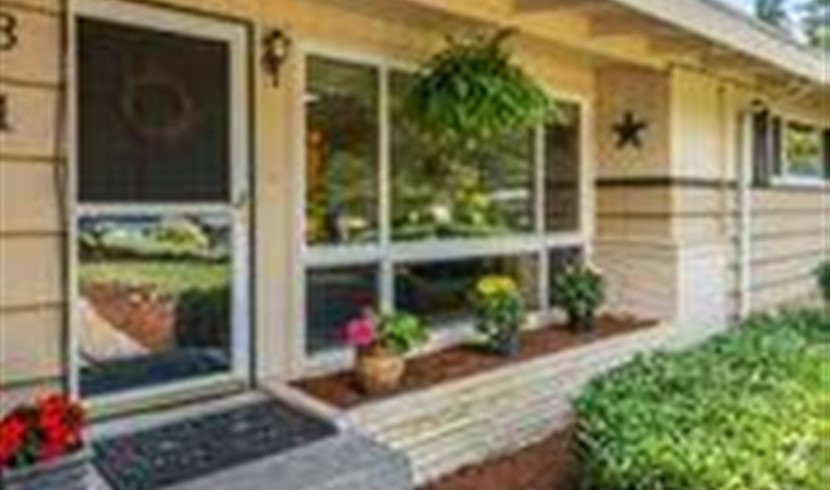 Beautiful mid century home photo 2