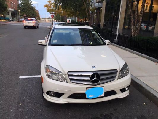 2010 Mercedes-Benz C300 39,000-mile four-wheel drive sports version photo 2