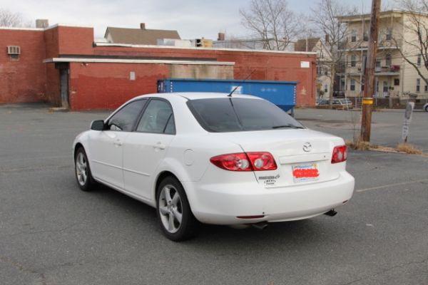 Visiting scholar returns to China to sell cars 05 Mazda 6 photo 4