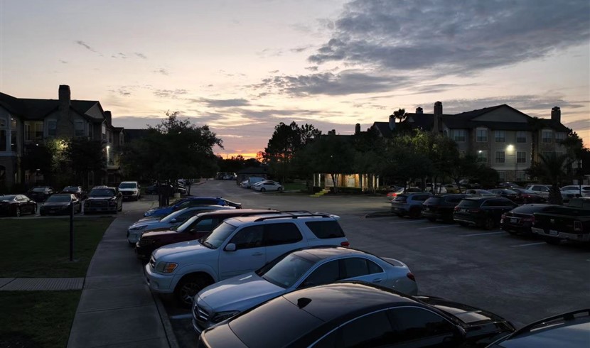 Willowbrook nearby 2b2b sublet the entire building with free furniture photo 5