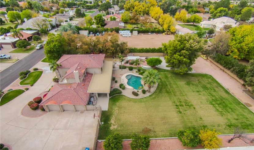 STUNNING LUXURY ESTATE ON ALMOST 1 ACRE 图片 6