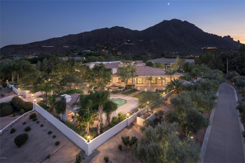 EXCLUSIVE LOCATION IN PARADISE VALLEY, ARIZONA, US